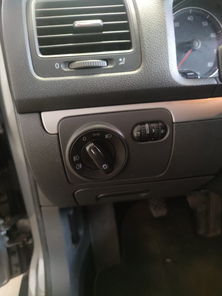 (AUTO IN ARRIVO) VOLKSWAGEN Golf 1.6 5p (MOTORE NUOVO!)
